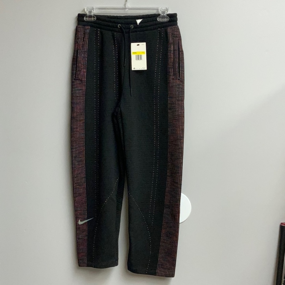 NWT Nike Women’s City Ready Fleece Training Paints Size Small Black/multi